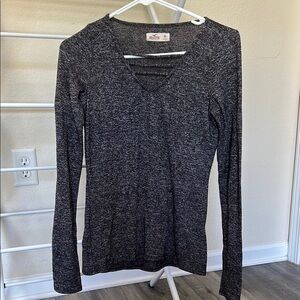 Gray V-Neck Long Sleeve Top